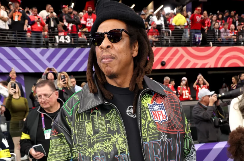  Jay-Z au Super Bowl 2027 : pourquoi l’annonce ne fait pas l’unanimité ?