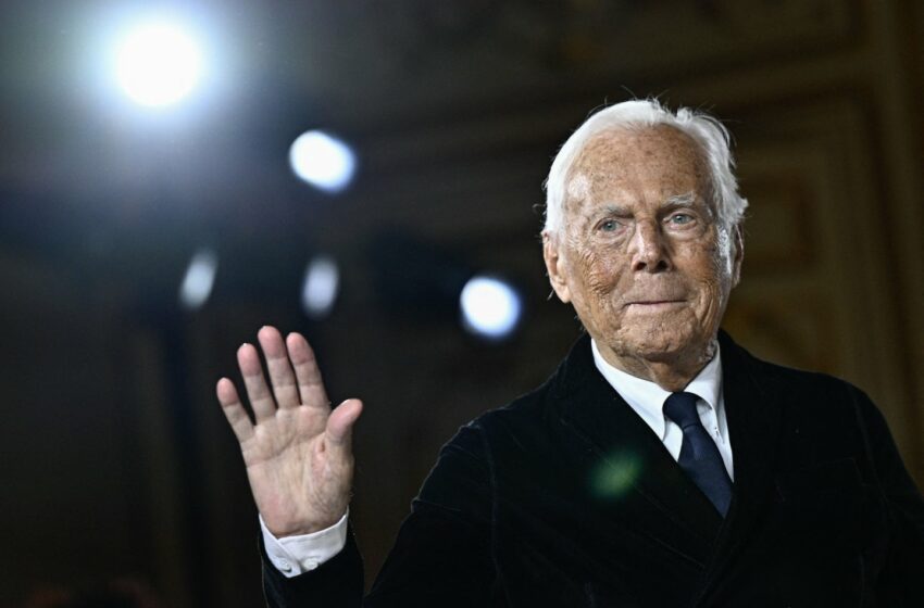  Un an après la mort de Giorgio Armani, la maison Armani se réinvente sans son fondateur
